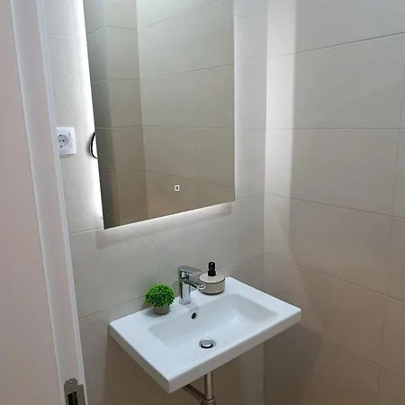 Anateo Istocno Sarajevo *